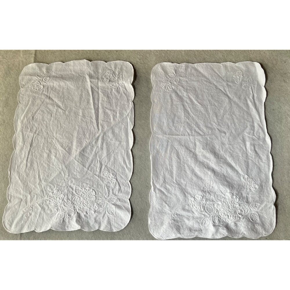 Embroidered Floral Cotton Placemats White Scalloped Edges Embroidered